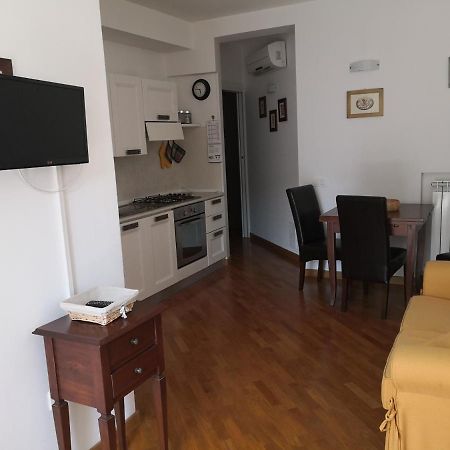 Grazioso appartamento in Centro a Numana Esterno foto